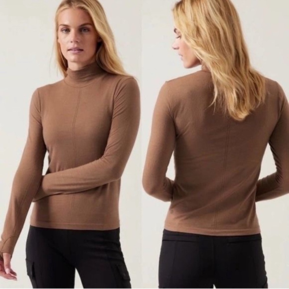 NWT Athleta Ascent Seamless Merino Wool Turtleneck Top M Rustic Beige